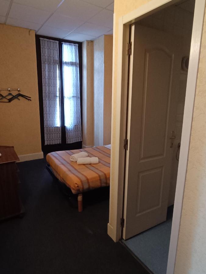 Chambre Chez Marie Et Didier 1 Minute A Pied Du Sanctuaire De Lourdes Exterior foto
